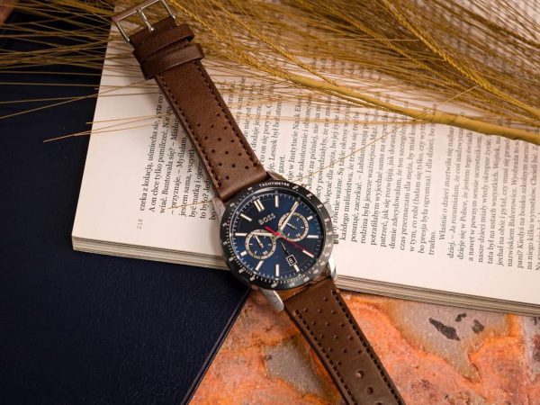Montre homme Hugo Boss réf. 1513921, chronographe quartz, boîtier 44 mm, cuir, verre minéral – deuxième vue