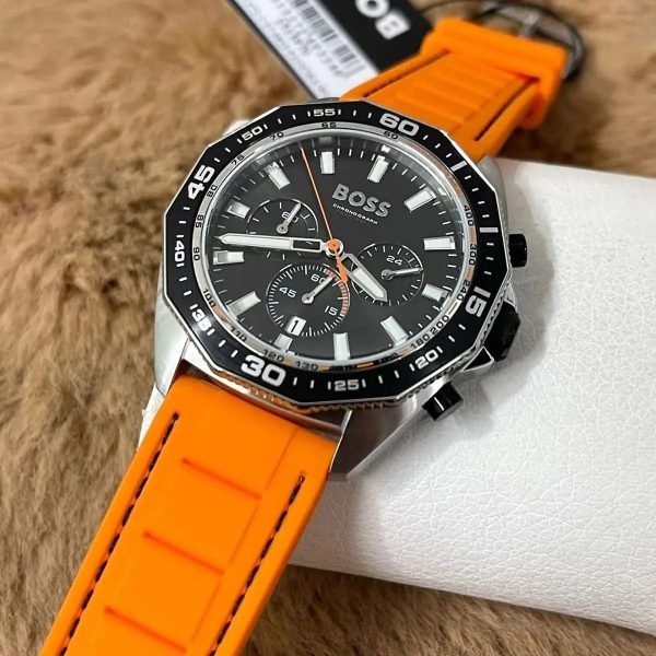 Montre homme Hugo Boss réf. 1513970, chronographe quartz, boîtier 44 mm, silicone, étanche 50 m – deuxième vue