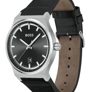 Montre homme Hugo Boss 44 mm réf. 1514075, cadran noir, bracelet cuir – vue de trois-quarts