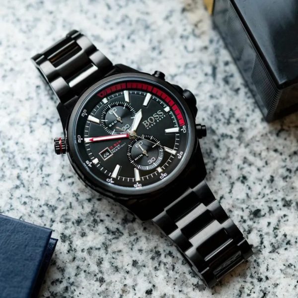 Montre homme Hugo Boss Globetrotter réf. 1513825, chronographe quartz, boîtier 46 mm, acier inoxydable, étanche 100 m – troisième vue