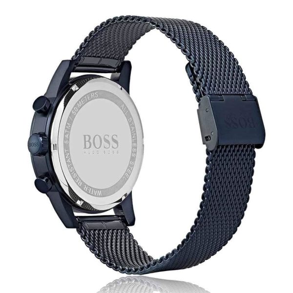 Montre homme Hugo Boss Navigator 44 mm réf. 1513538, cadran bleu, bracelet maille milanaise – vue de trois-quarts