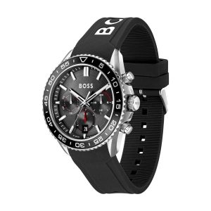 Montre homme Hugo Boss Runner 44 mm réf. 1514141, cadran noir, bracelet caoutchouc – vue de trois-quarts