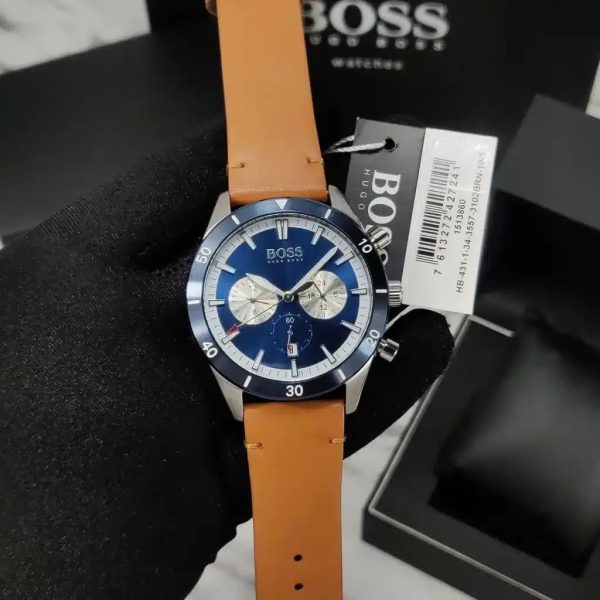 Montre homme Hugo Boss Santiago réf. 1513860, mouvement quartz, boîtier 44 mm, cuir, étanche 50 m – quatrième vue