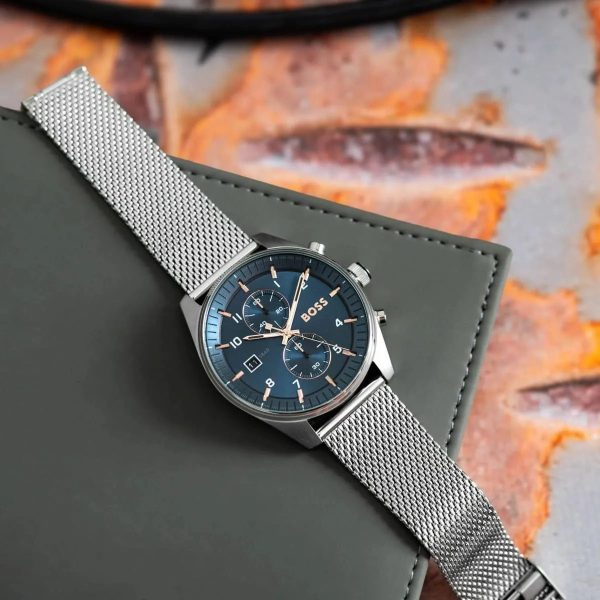 Montre homme Hugo Boss Skytraveller réf. 1514149, chronographe quartz, boîtier 44 mm, acier inoxydable, étanche 50 m – troisième vue
