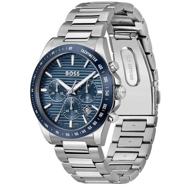 Montre homme Hugo Boss Strike 41 mm réf. 1514240, cadran bleu, mouvement quartz chronographe – vue de trois-quarts