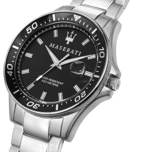 Montre homme Maserati Sfida 44 mm réf. R8853140002, cadran noir, bracelet acier – vue de trois-quarts