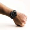 Montre homme Michael Kors 45 mm réf. MK8320, cadran anthracite, bracelet acier – vue de trois-quarts
