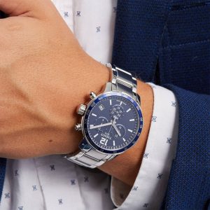 Montre homme Tissot réf. T095.417.11.047.00, chronographe quartz, boîtier 42 mm, acier inoxydable, verre saphir – deuxième vue