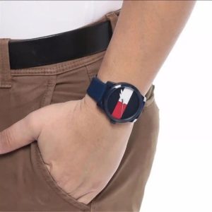 Montre homme Tommy Hilfiger réf. 1791322, mouvement quartz, boîtier 44 mm, caoutchouc, étanche 30 m – deuxième vue