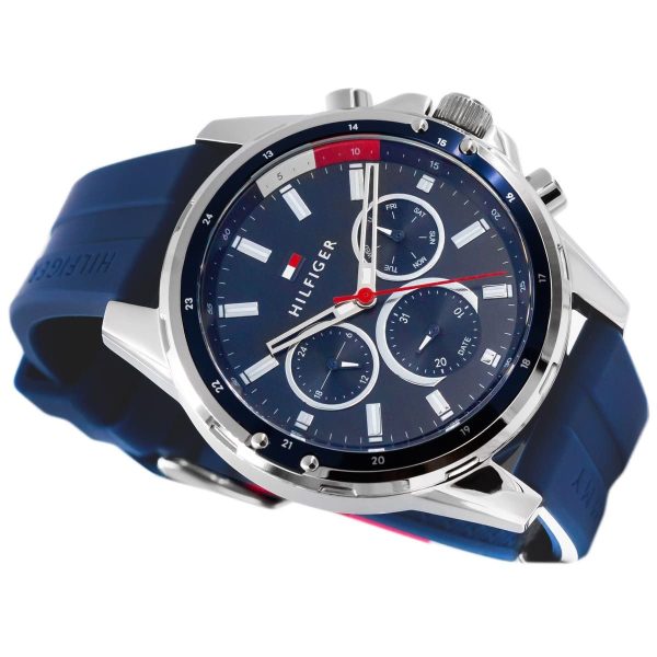 Montre homme Tommy Hilfiger réf. 1791791, mouvement quartz, boîtier 45 mm, silicone, étanche 30 m – troisième vue