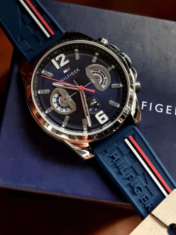 Montre homme Tommy Hilfiger réf. 1791476, mouvement quartz, boîtier 46 mm, silicone – deuxième vue
