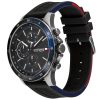Montre homme Tommy Hilfiger 46 mm réf. 1791724, cadran noir, bracelet silicone – vue de trois-quarts