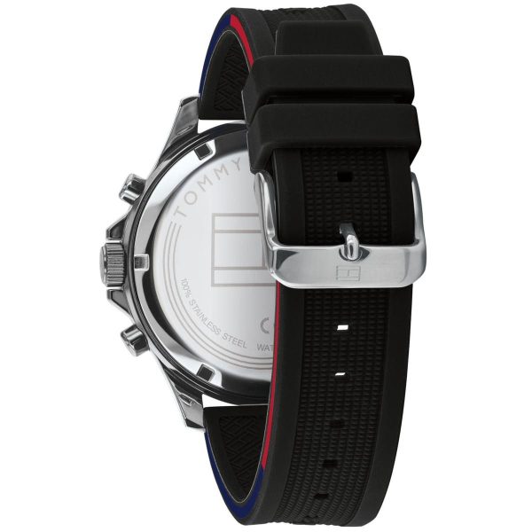 Montre homme Tommy Hilfiger 46 mm réf. 1791724, cadran noir, bracelet silicone – autre angle
