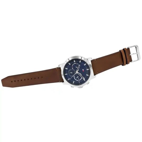 Montre homme Tommy Hilfiger réf. 1791797, mouvement quartz, boîtier 46 mm, cuir – troisième vue