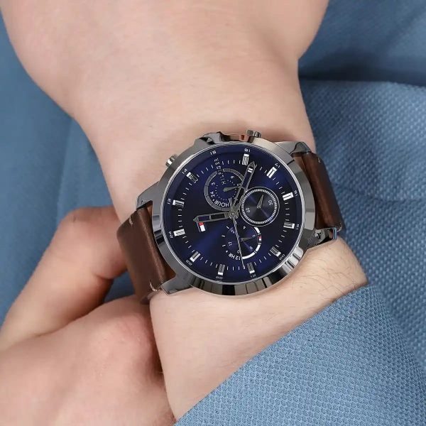Montre homme Tommy Hilfiger réf. 1791797, mouvement quartz, boîtier 46 mm, cuir – quatrième vue