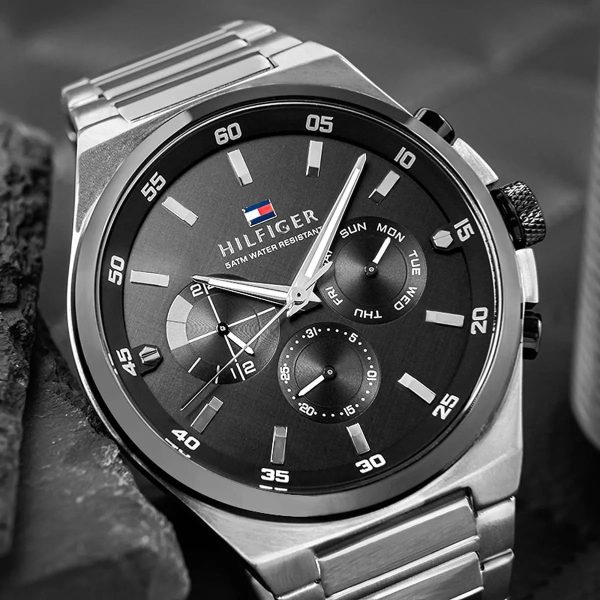 Montre homme Tommy Hilfiger réf. 1792087, mouvement quartz, boîtier 46 mm, acier inoxydable, étanche 50 m – troisième vue