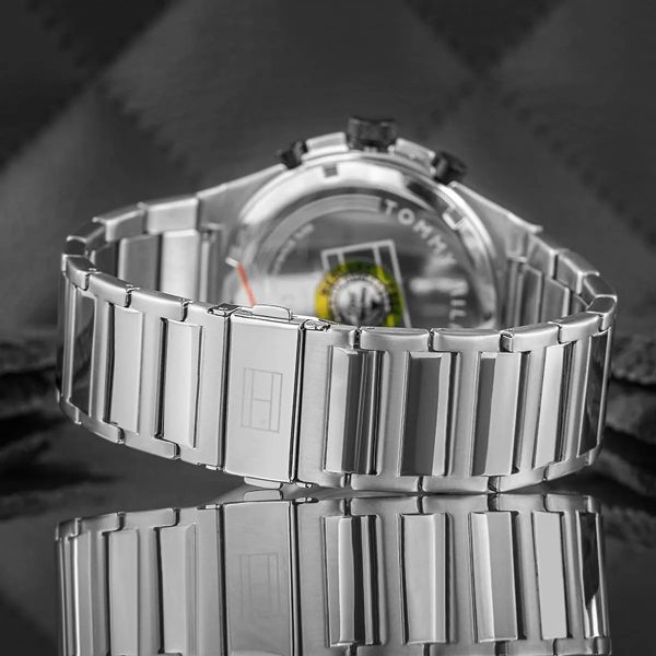 Montre homme Tommy Hilfiger réf. 1792087, mouvement quartz, boîtier 46 mm, acier inoxydable, étanche 50 m – quatrième vue