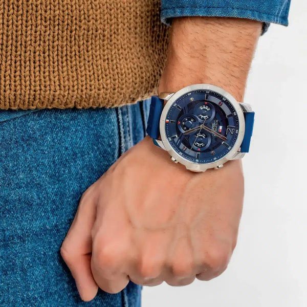 Montre homme Tommy Hilfiger réf. 1710489, mouvement quartz, boîtier 50 mm, silicone, caoutchouc – troisième vue