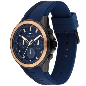 Montre homme Tommy Hilfiger Aiden 44 mm réf. 1791860, cadran bleu, bracelet silicone – vue de trois-quarts