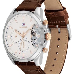 Montre homme Tommy Hilfiger Baker 43.5 mm réf. 1710450, cadran blanc, bracelet cuir – vue de trois-quarts