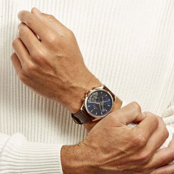 Montre homme Tommy Hilfiger Baker réf. 1710453, mouvement quartz, boîtier 43,5 mm, cuir – troisième vue