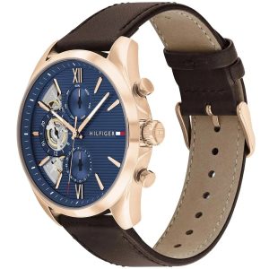 Montre homme Tommy Hilfiger Baker 44 mm réf. 1710645, cadran bleu, bracelet cuir – vue de trois-quarts