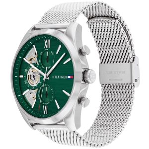 Montre homme Tommy Hilfiger Baker 44 mm réf. 1710647, cadran vert, bracelet acier – vue de trois-quarts