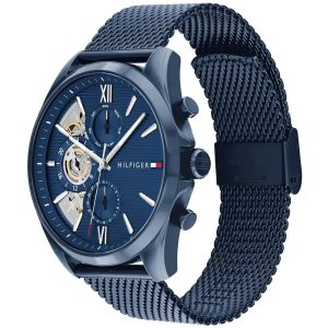 Montre homme Tommy Hilfiger Baker 44 mm réf. 1710648, cadran bleu, bracelet acier – vue de trois-quarts