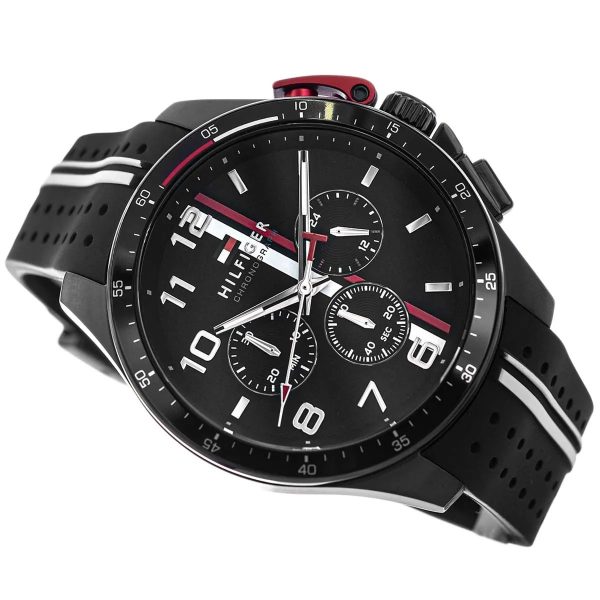Montre homme Tommy Hilfiger Bank 46 mm réf. 1792168, cadran noir, bracelet silicone – vue de trois-quarts