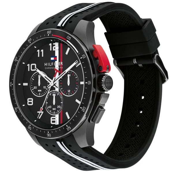 Montre homme Tommy Hilfiger Bank 46 mm réf. 1792168, cadran noir, bracelet silicone – vue rapprochée