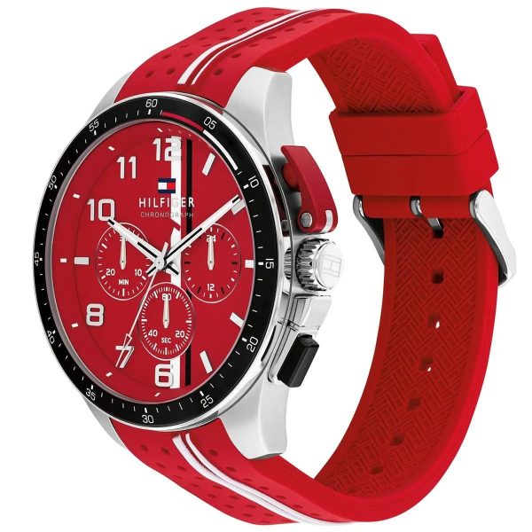 Montre homme Tommy Hilfiger Bank 46 mm réf. 1792170, cadran rouge, mouvement quartz chronographe – vue de trois-quarts