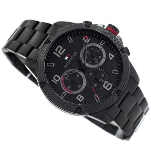 Montre homme Tommy Hilfiger Blaze 46 mm réf. 1792030, cadran noir, mouvement quartz – vue de trois-quarts