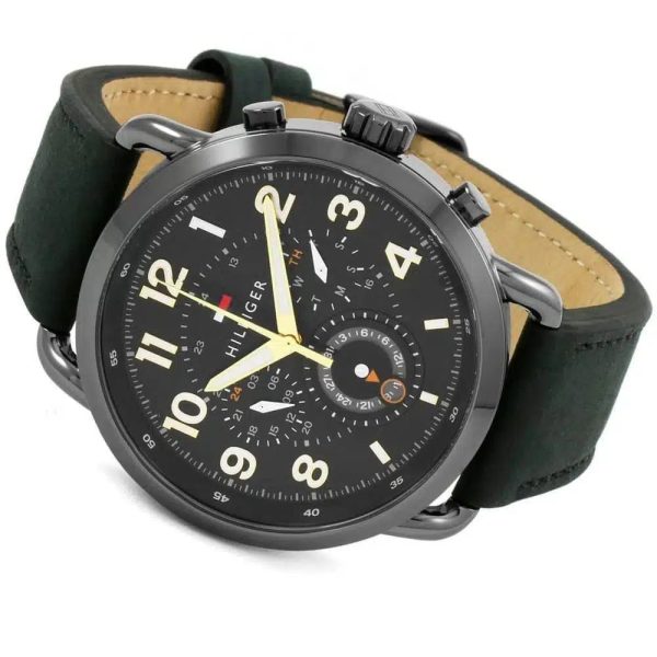 Montre homme Tommy Hilfiger Briggs 46 mm réf. 1791426, cadran noir, bracelet cuir – vue de trois-quarts