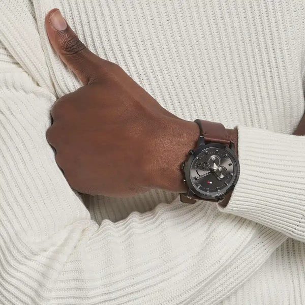 Montre homme Tommy Hilfiger Contemporain réf. 1791799, mouvement quartz, boîtier 46 mm, cuir – deuxième vue