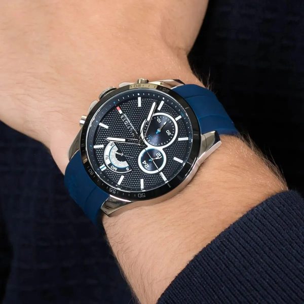 Montre homme Tommy Hilfiger Decker réf. 1791350, mouvement quartz, boîtier 46 mm, silicone, étanche 50 m – quatrième vue