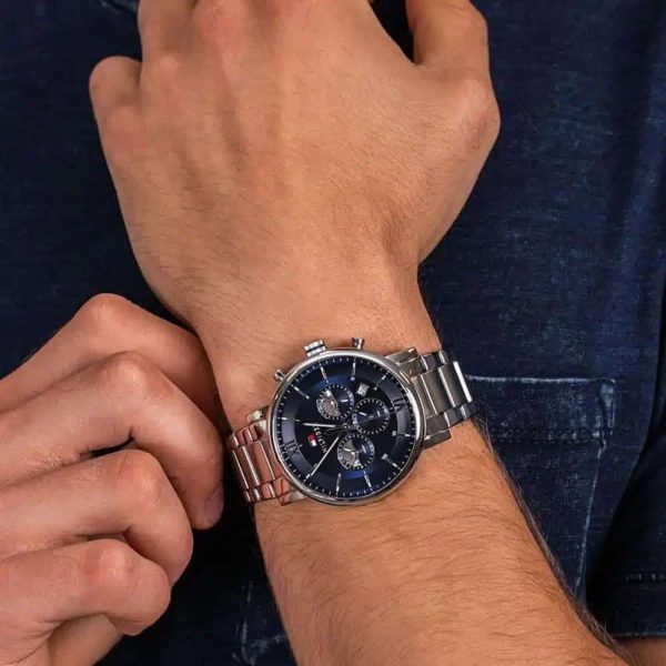 Montre homme Tommy Hilfiger Evan réf. 1710409, mouvement quartz, boîtier 44 mm, acier inoxydable – deuxième vue