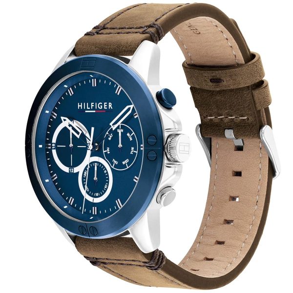 Montre homme Tommy Hilfiger Harley 46 mm réf. 1791895, cadran bleu, mouvement quartz – vue de trois-quarts
