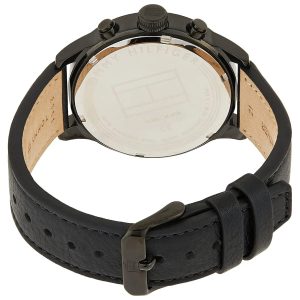 Montre homme Tommy Hilfiger Icon 40 mm réf. 1791595, cadran noir, mouvement quartz – vue de trois-quarts
