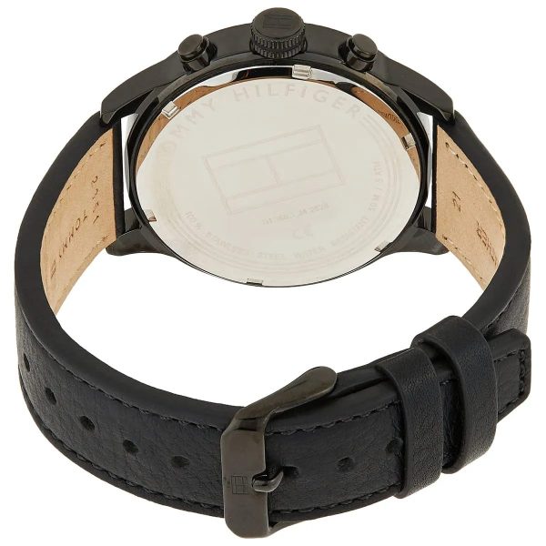 Montre homme Tommy Hilfiger Icon 40 mm réf. 1791595, cadran noir, mouvement quartz – vue de trois-quarts