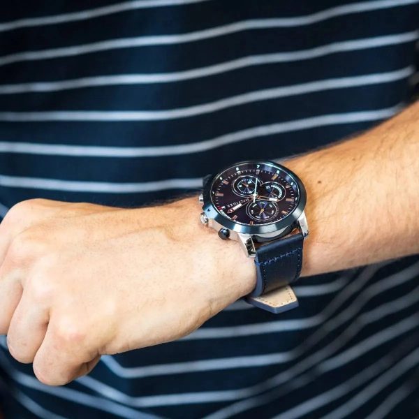 Montre homme Tommy Hilfiger Jameson réf. 1792051, mouvement quartz, boîtier 46 mm, cuir, étanche 50 m – quatrième vue