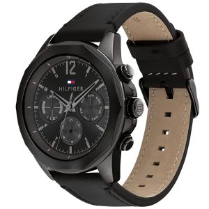 Montre homme Tommy Hilfiger Lars 46 mm réf. 1792062, cadran noir, mouvement quartz – vue de trois-quarts