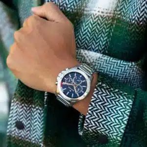 Montre homme Tommy Hilfiger Mason réf. 1791937, mouvement quartz, boîtier 44 mm, acier inoxydable, étanche 50 m – troisième vue