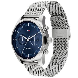 Montre homme Tommy Hilfiger Sawyer 44 mm réf. 1710420, cadran bleu, bracelet maille milanaise – vue de trois-quarts