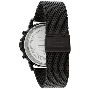 Montre homme Tommy Hilfiger Stewart 44 mm réf. 1710610, cadran noir, mouvement quartz – vue de trois-quarts