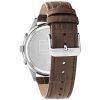 Montre homme Tommy Hilfiger Weston 44 mm réf. 1710501, cadran argenté, bracelet cuir – vue de trois-quarts