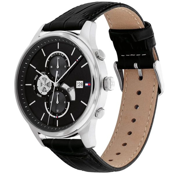 Montre homme Tommy Hilfiger Weston 44 mm réf. 1710502, cadran noir, bracelet cuir – vue de trois-quarts