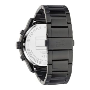 Montre homme Tommy Hilfiger Wild 50 mm réf. 1792070, cadran noir, bracelet acier – vue de trois-quarts