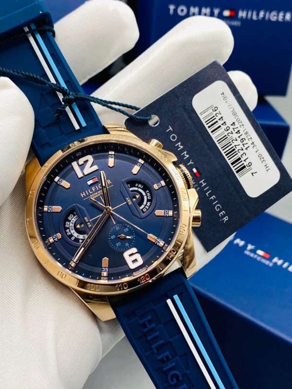Montre homme Tommy Hilfiger Yacht réf. 1791474, chronographe quartz, boîtier 46 mm, silicone – vue principale, Horlova Maroc