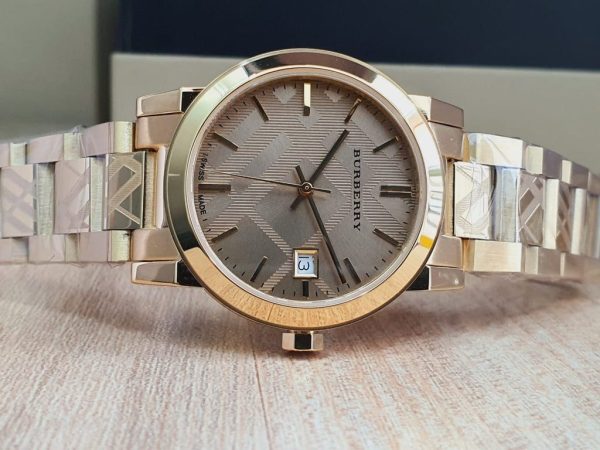 Montre mixte Burberry The City réf. BU9038, mouvement quartz, boîtier 38 mm, acier inoxydable, verre saphir – deuxième vue