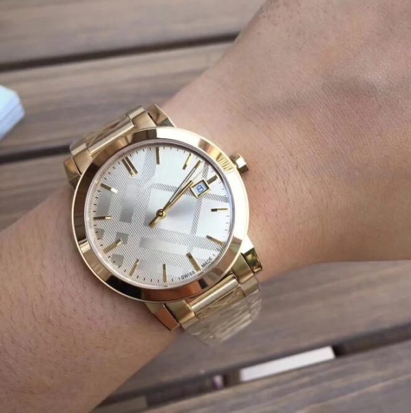 Montre mixte Burberry The City réf. BU9038, mouvement quartz, boîtier 38 mm, acier inoxydable, verre saphir – quatrième vue